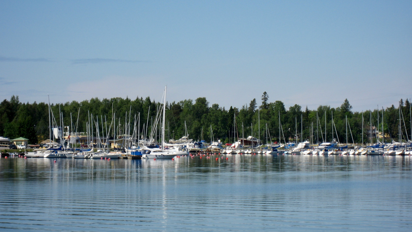 Suwena in the marina of Vaskiluoto in Vaasa