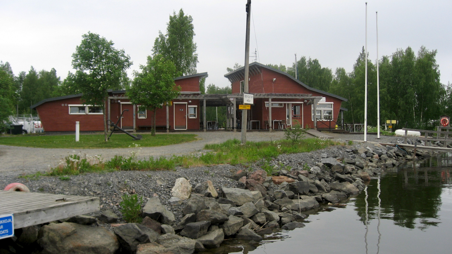 Service building of Reposaari marina