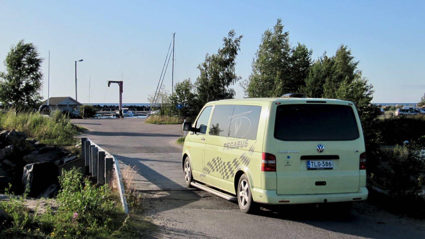 Narrow road to the marina of Keskuskari in Kalajoki