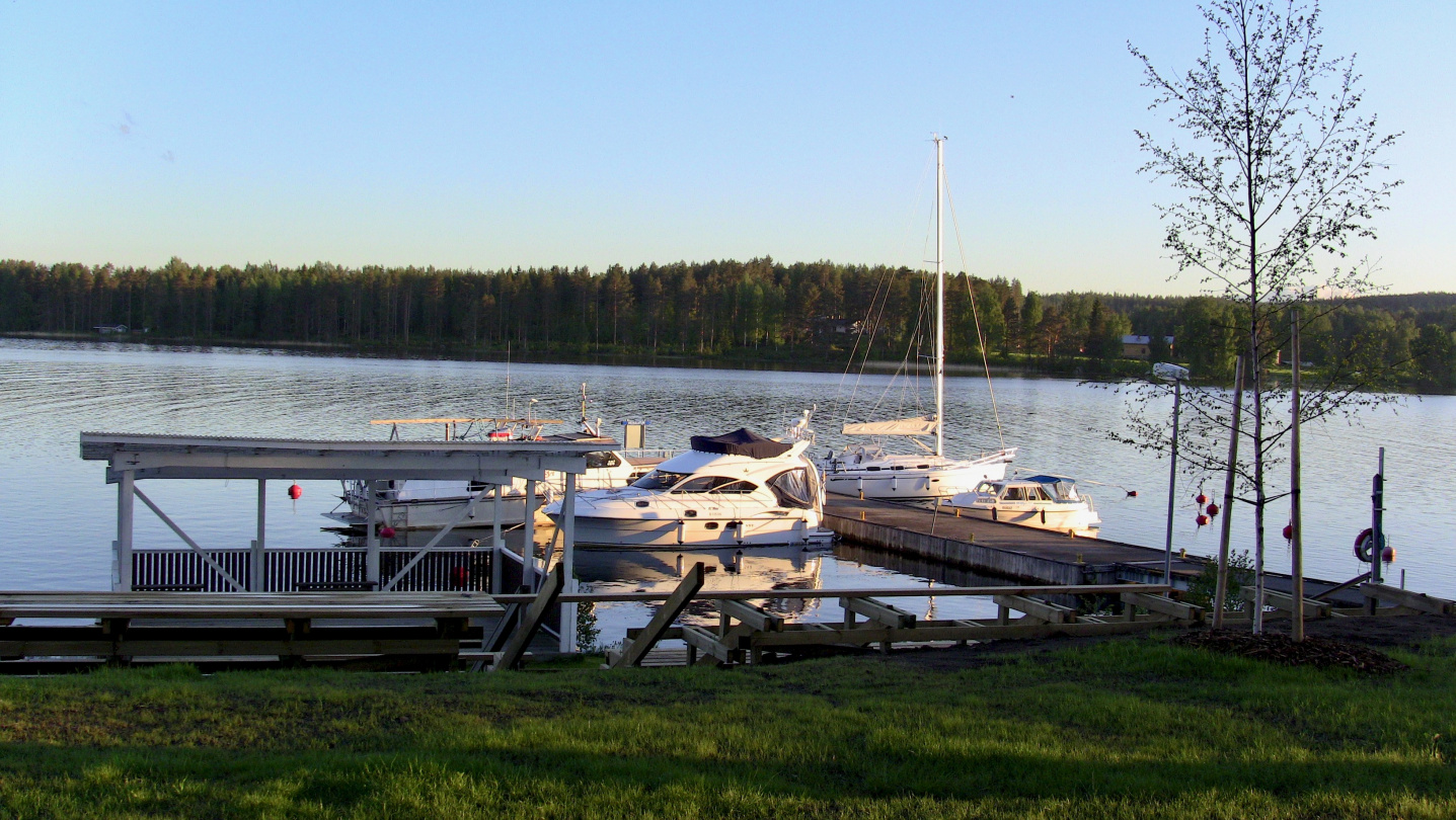 Suwena in the marina of Vehmersalmi