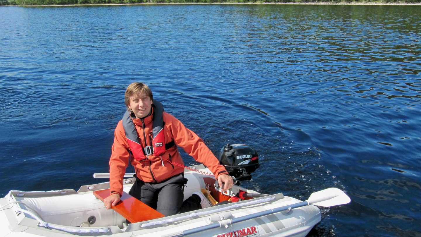 Andrus having fun in Pikku Suwena in Haukivesi