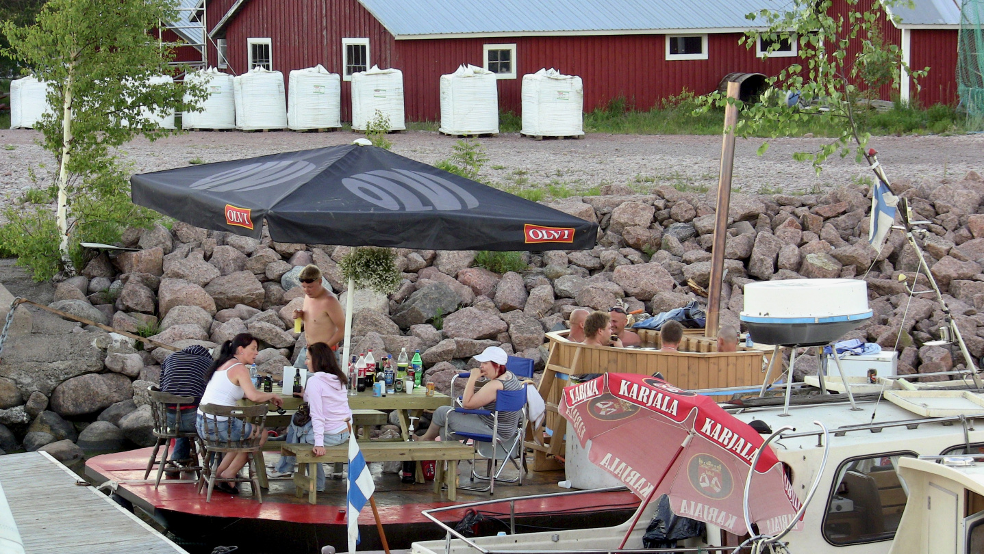 Midsummer party in Kaunissaari