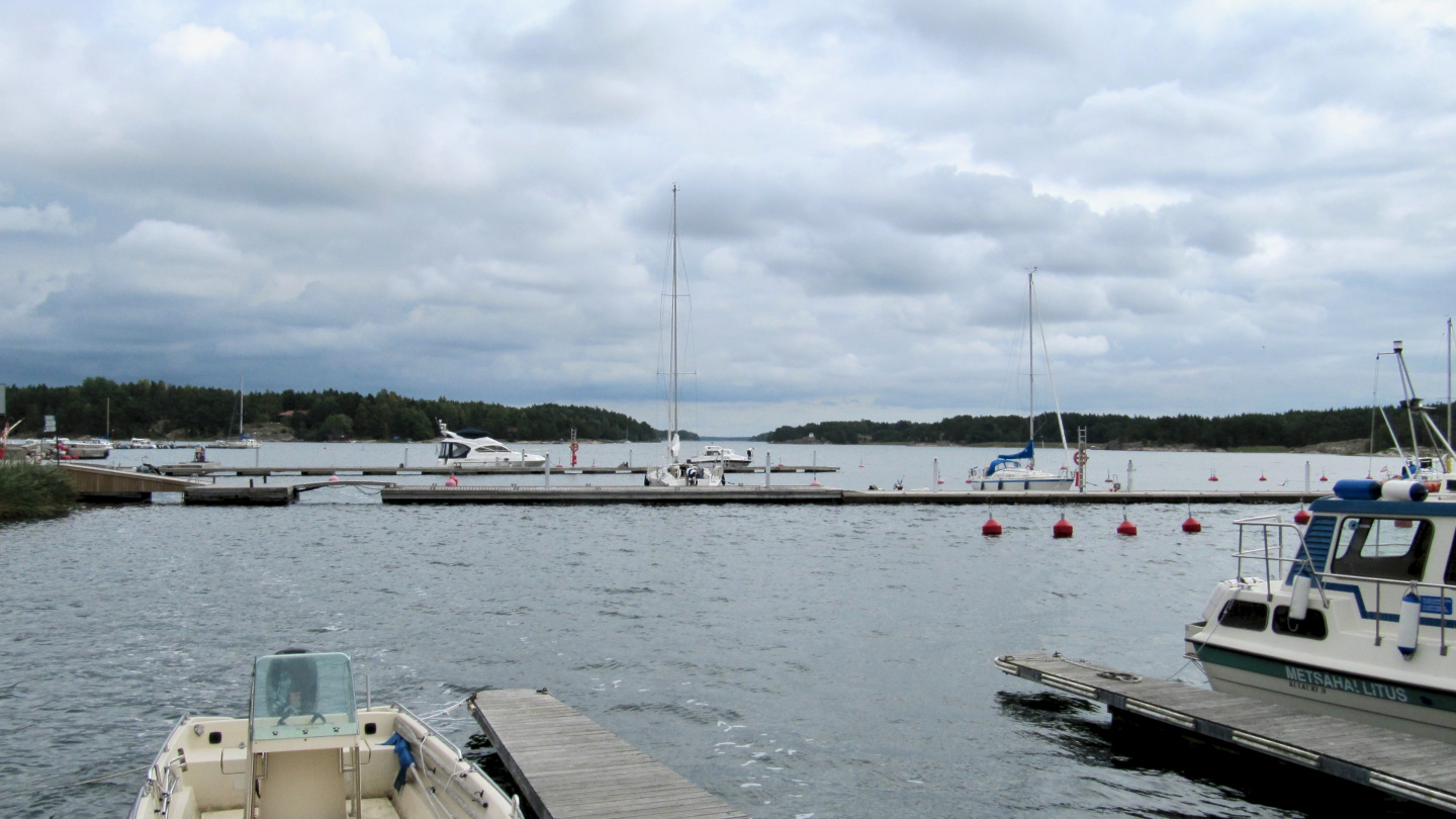 In August there is a plenty of space in the marina of Korpoström