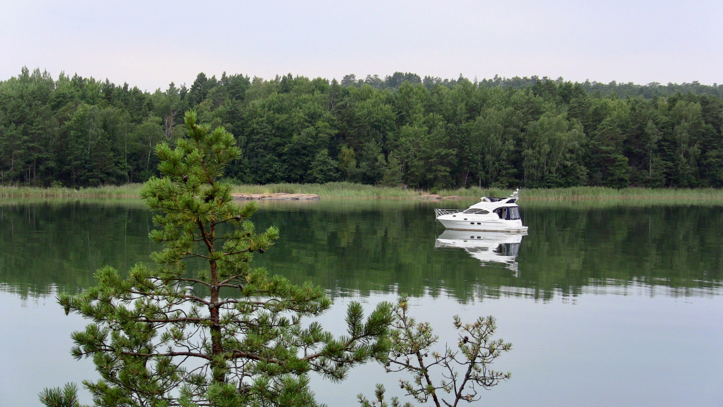 Suwena in the anchorage of Varsalahti