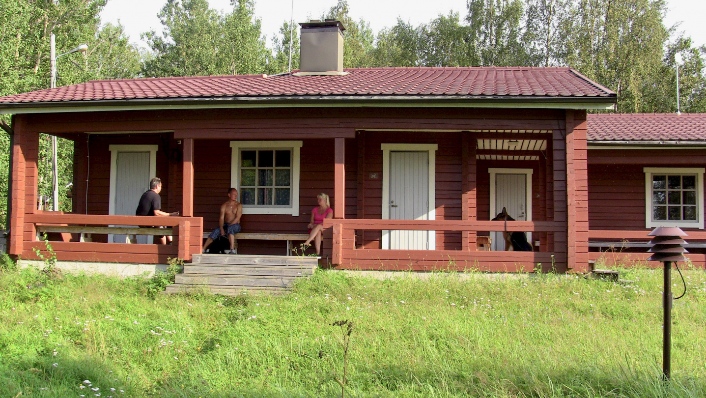 Summerhouse and sauna of sailing club Oulun Merenkävijät in the island of Röyttä