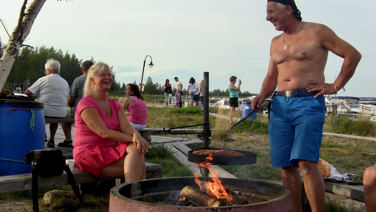 Cooking at the harvest festival of Röyttä island