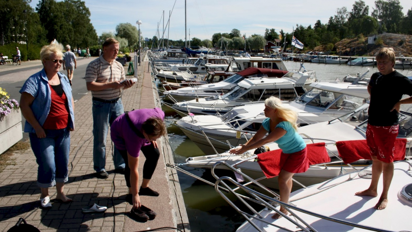 Guests from Ylöjärvi arriving to Suwena in Uusikapunki