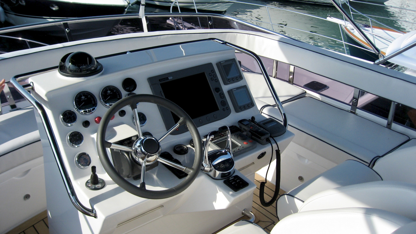 Trader 42 flybridge