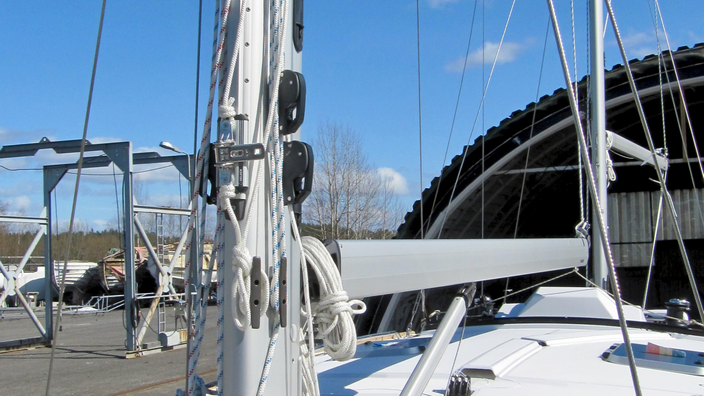 Installation of the rig of Nauticat 441