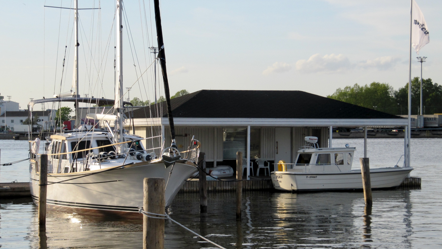 Suwena and Peku in Nauticat dock