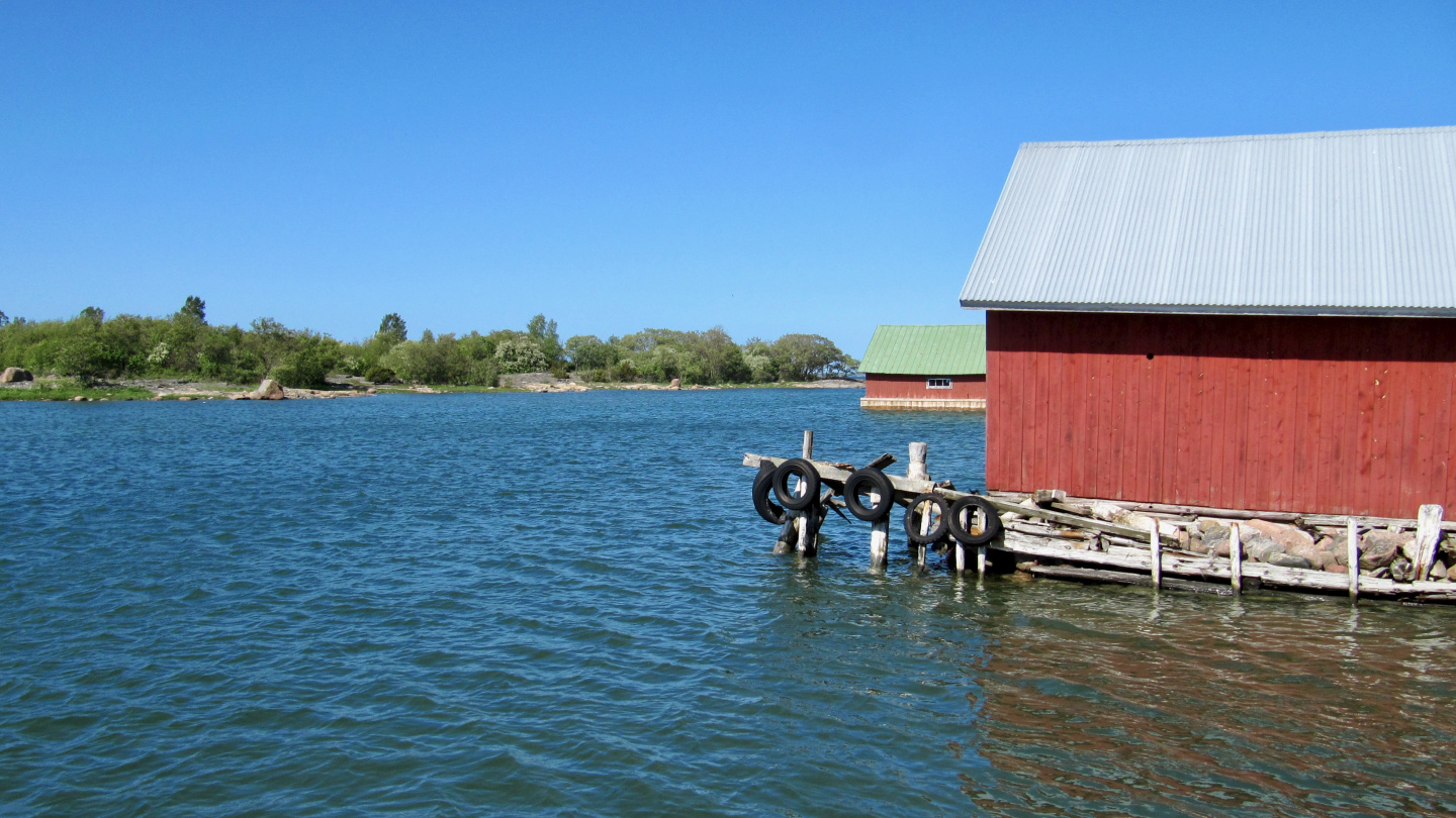 Boat storage houses in Sottunga