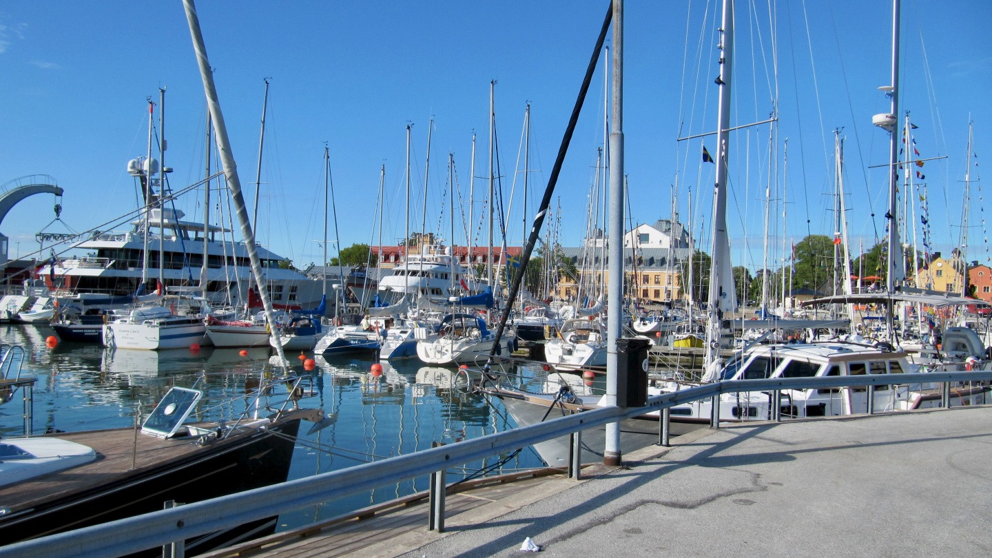 Suwena in Visby harbour during Midsummer