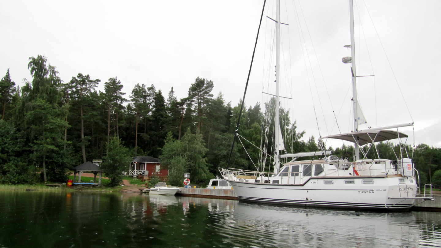 Suwena in Högsåra Kejsarhamn harbour