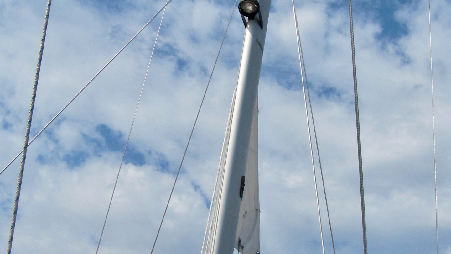 Eve lifting Andrus aloft into mizzen mast