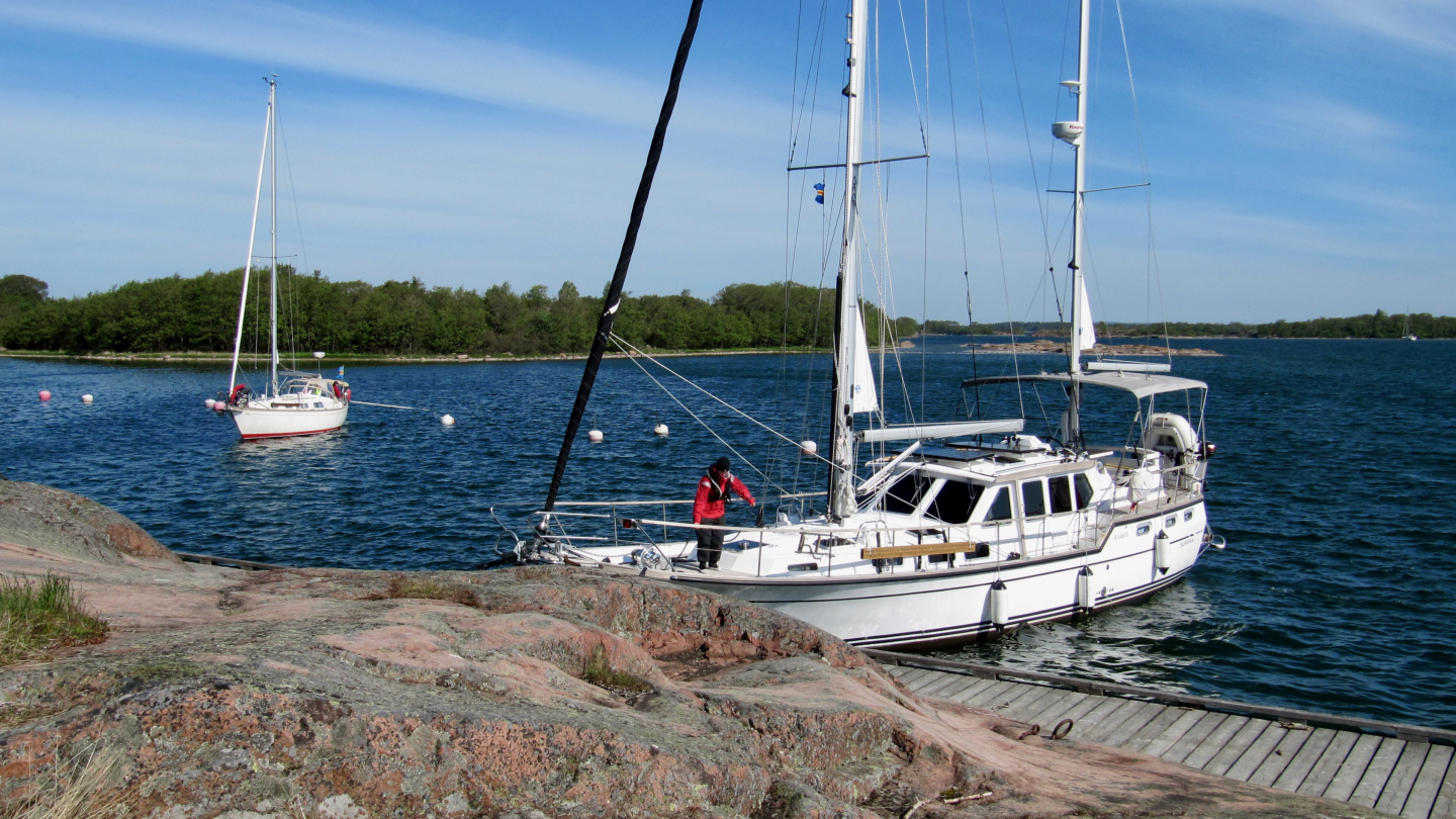 Suwena departing the Rödhamn harbour