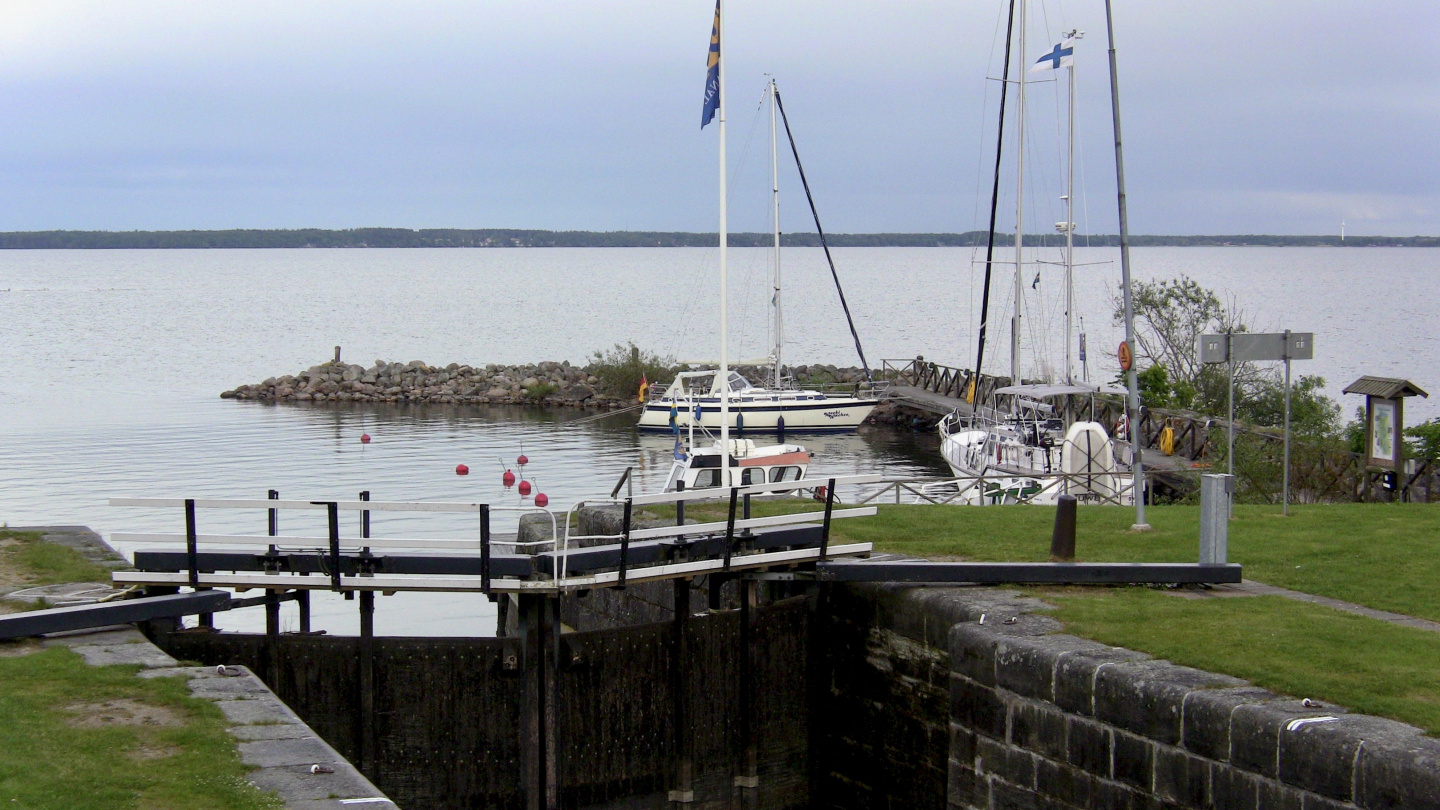 Suwena and Weeki Wachee at the lower dock of Berg