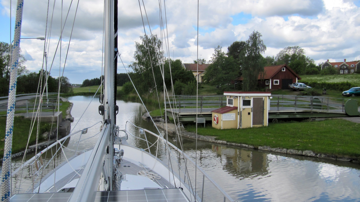 A roller bridge of the Göta canal