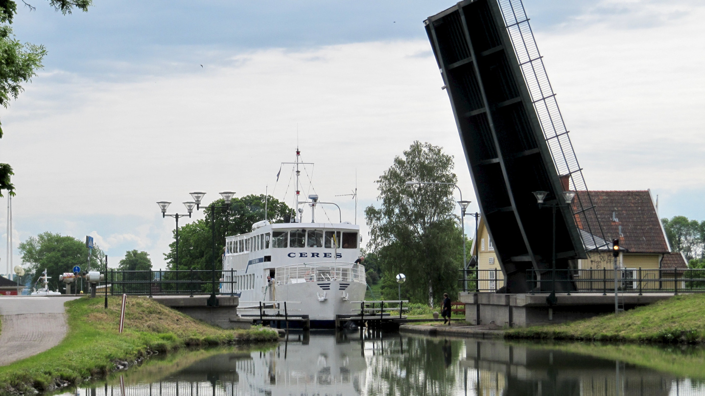 Ship in Berg's upper lock