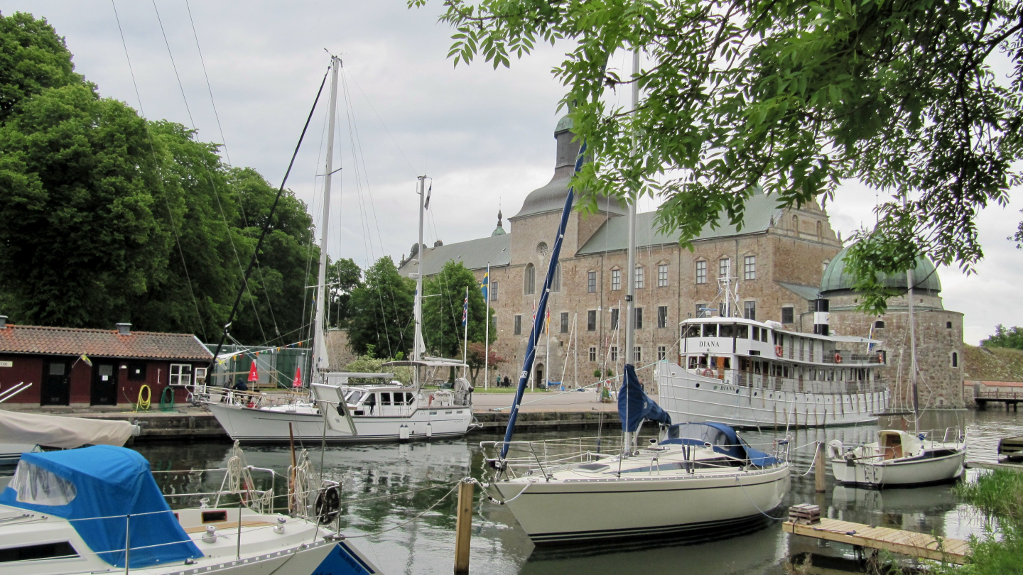 Suwena and ship Diana in the harbour of Vadstena