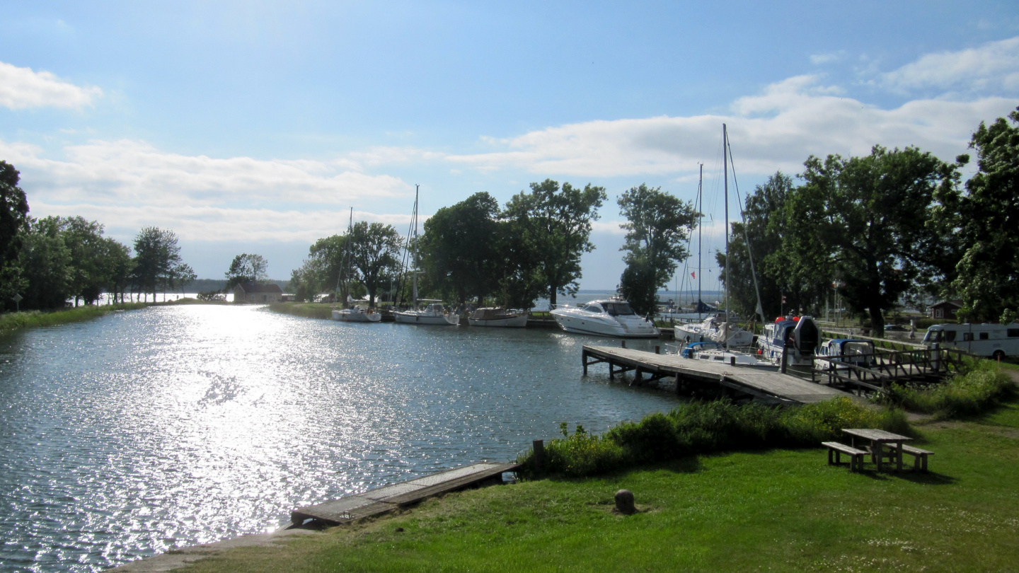 Sjötorp middle harbour