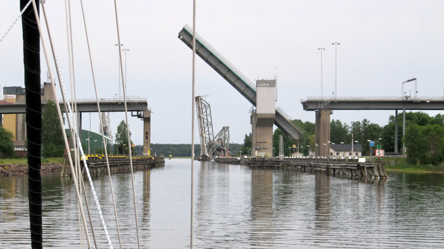 Dalbo bridge and railway bridge in Vänersborg