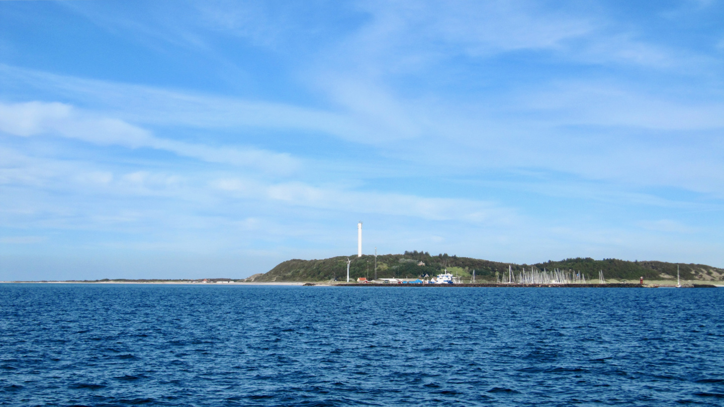 Suwena is approaching Anholt island