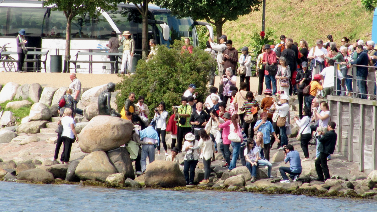 Tourists and Little Mermaid in Copenhagen