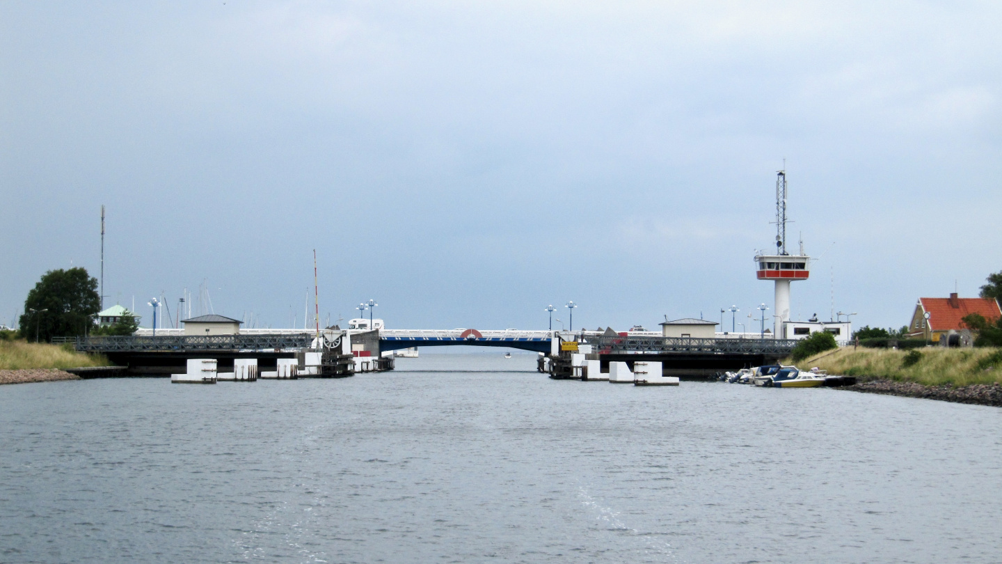 Falsterbo bridge is behind, we are back on the Baltic Sea