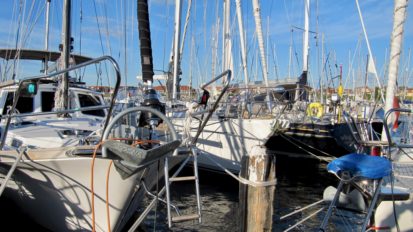 Suwena in the middle of boat raft in Rønne harbour