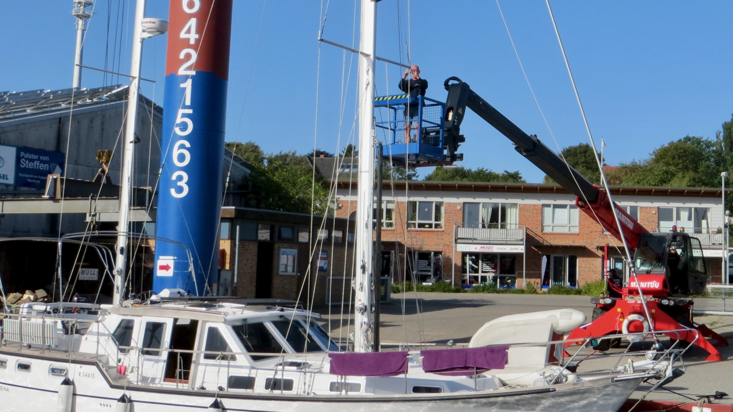 Harbourmaster Ulrich is inspecting the rig of Suwena in Kappeln