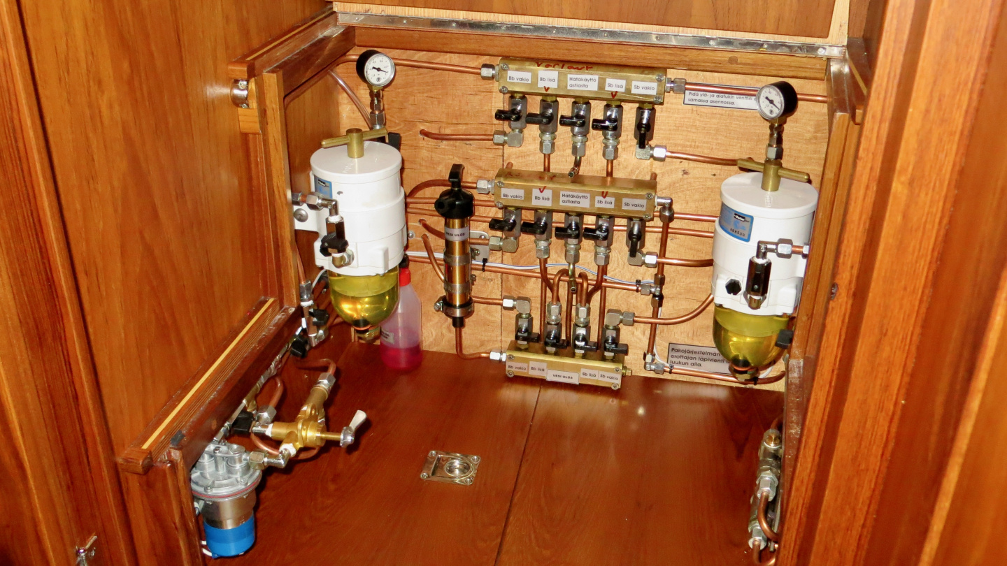 Fuel Polishing on a Boat New fuel polishing system of Suwena