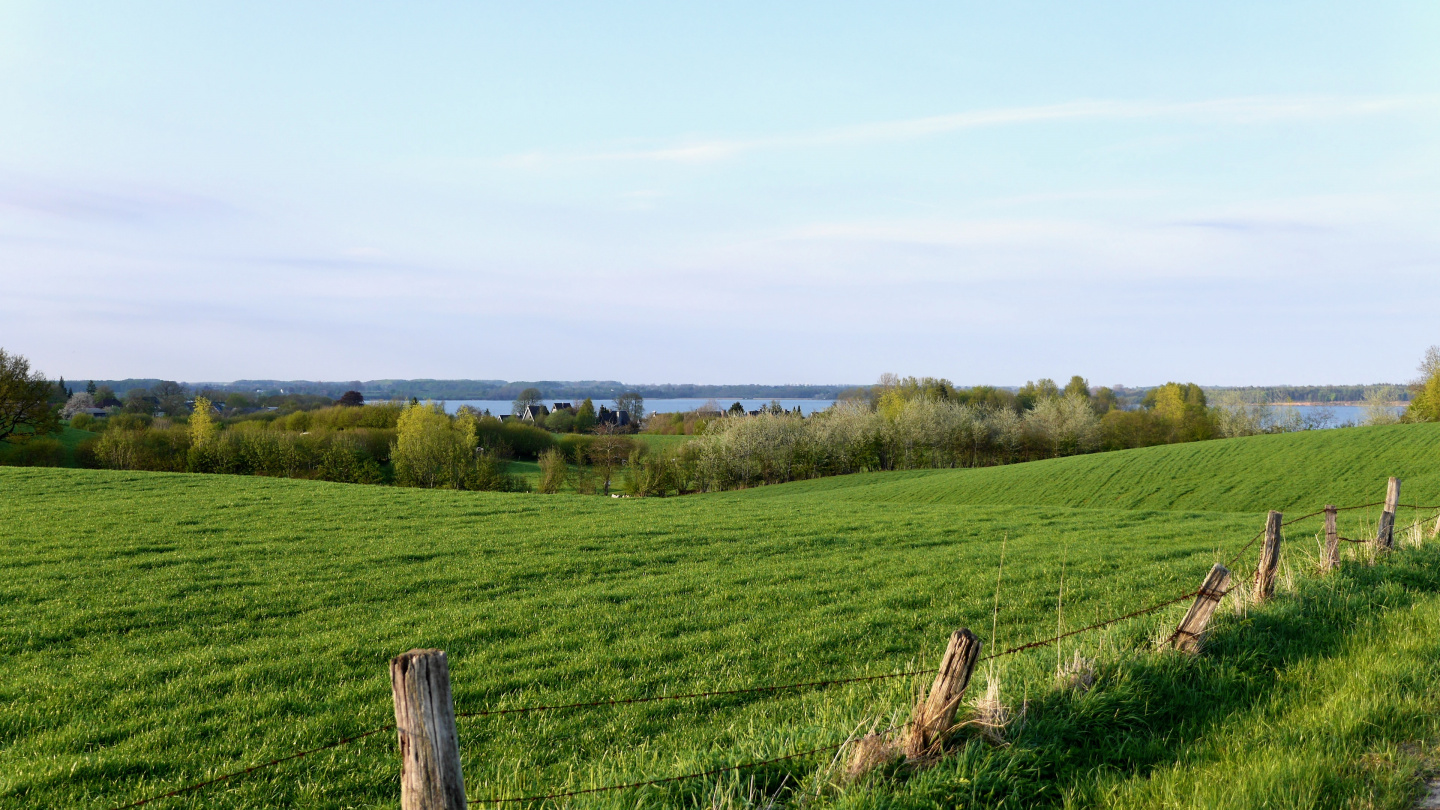 Maalaismaisemaa Schlein rannalla