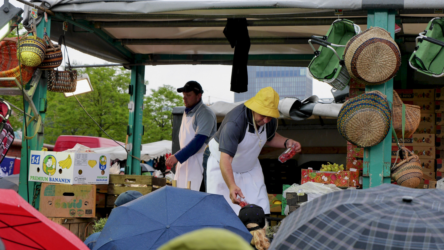 Fruit merchant at Fischmarkt of Hamburg