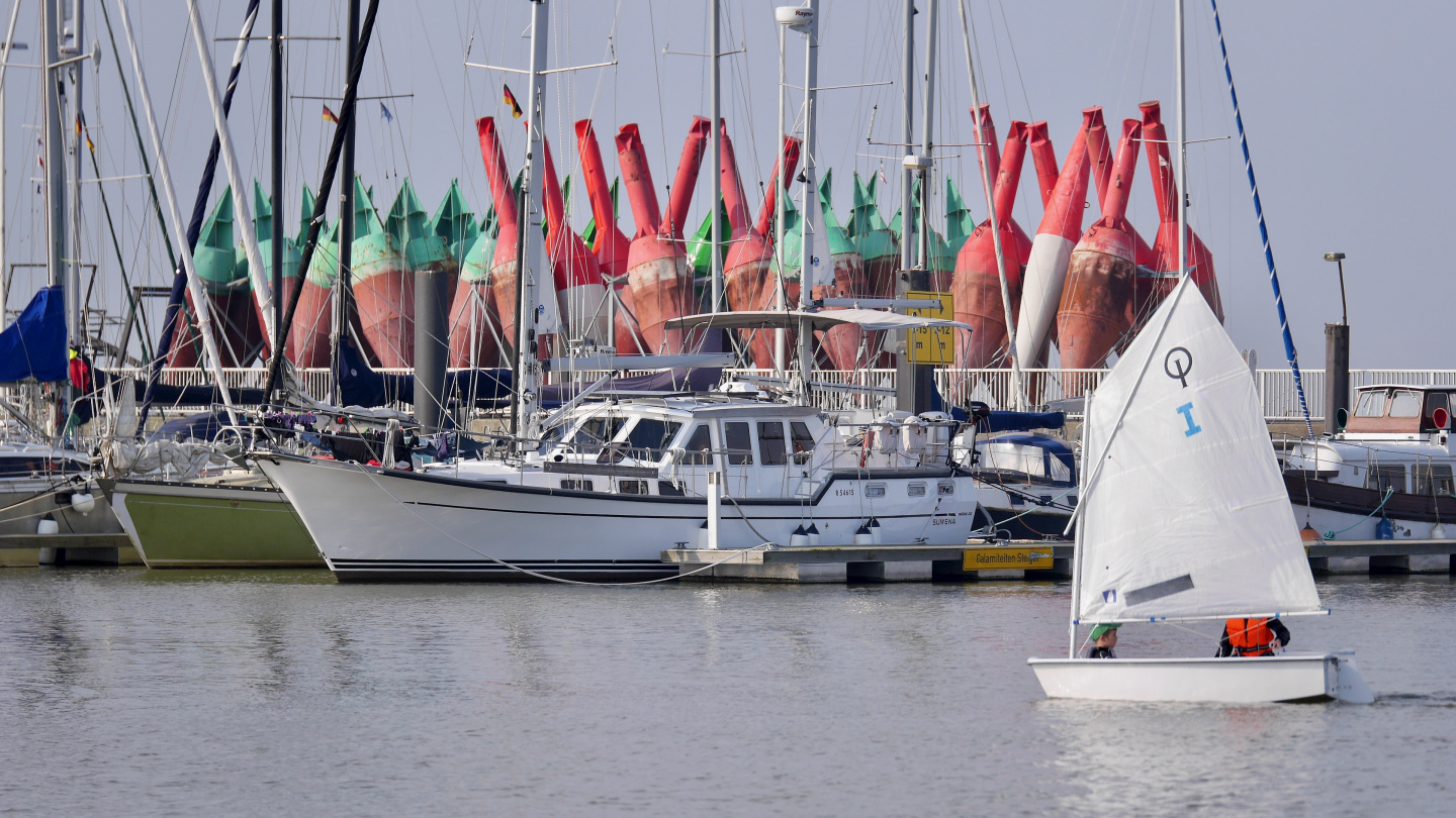 Suwena in Cuxhaven marina