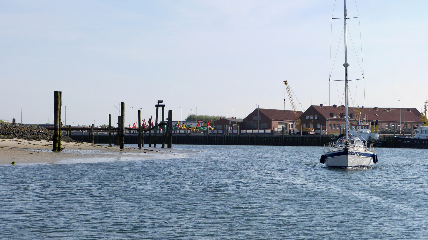 Norderneyn harbour at low water