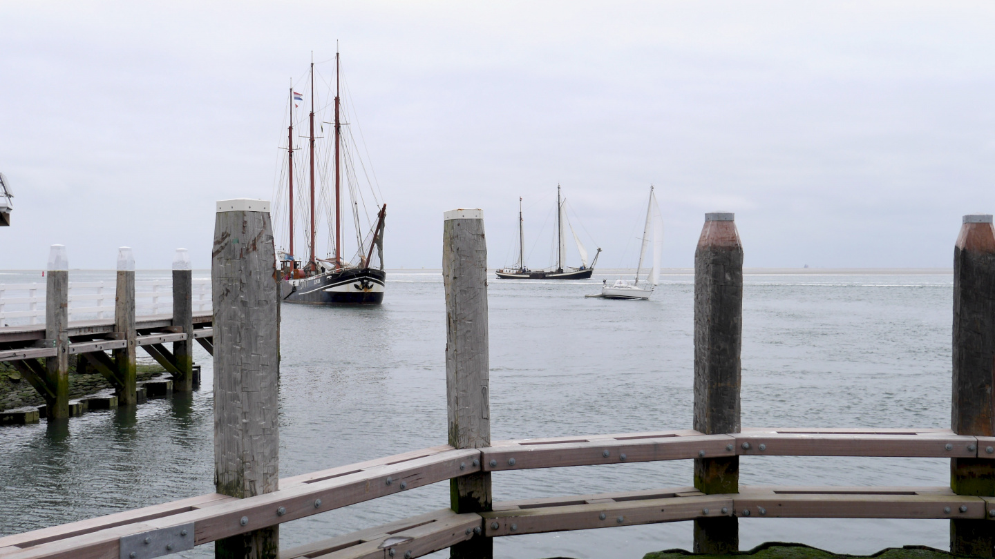 Sailing ships arriving to Vlieland