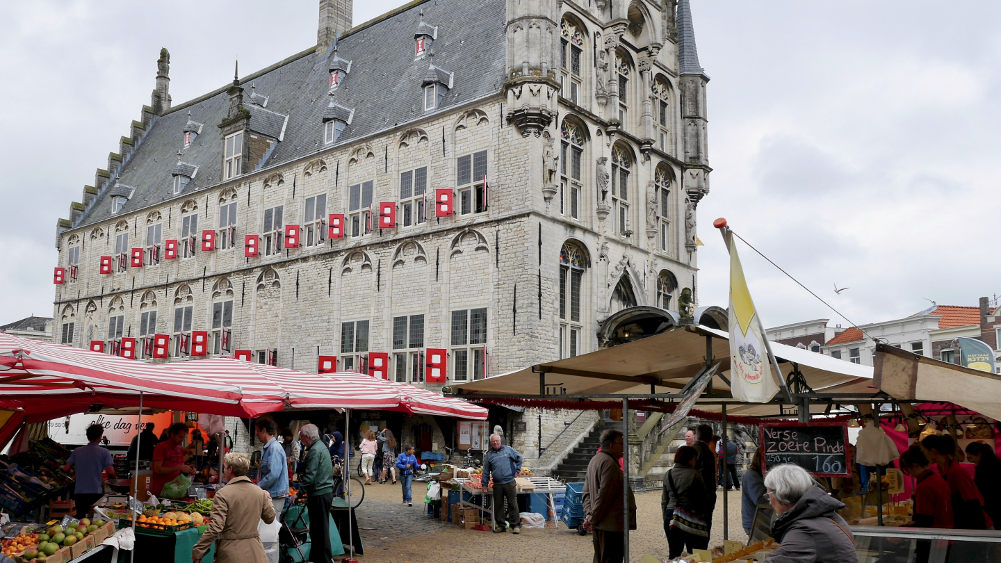 The market at the town hall of Gouda