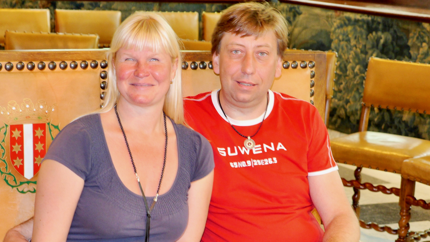 Eve and Andrus on the wedding chair of Gouda