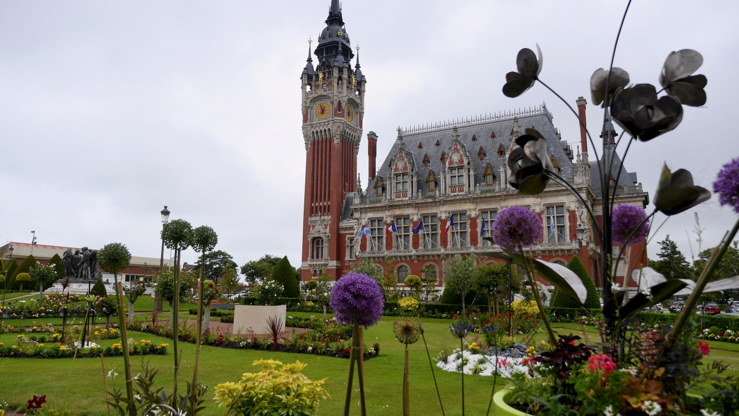 The town hall of Calais