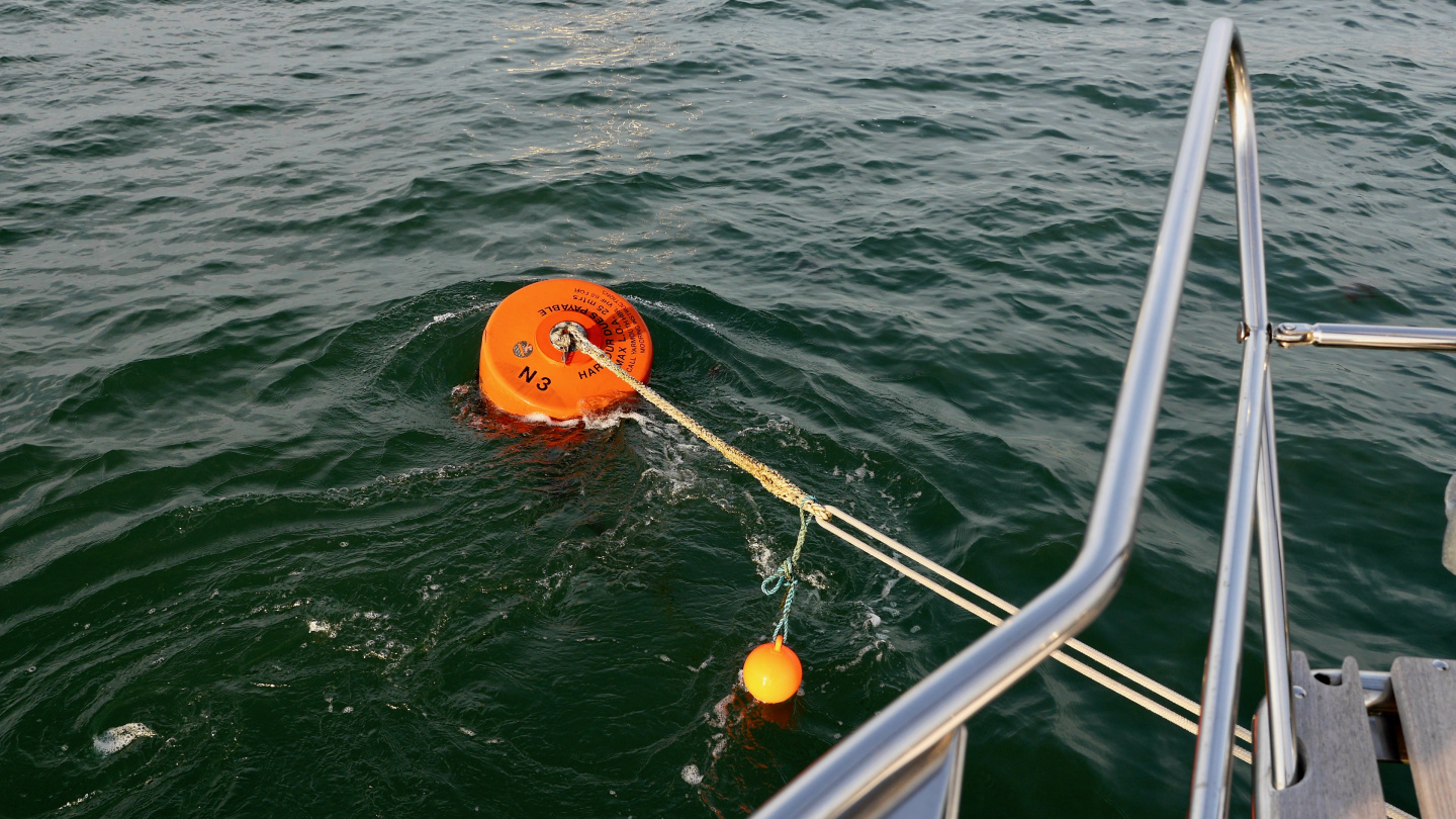 Mooring buoy in tidal current in Yarmouth