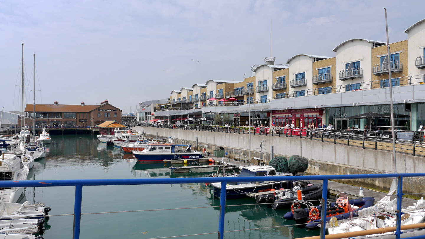 Restaurants in the Brighton Marina Village