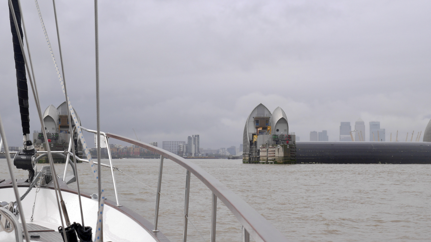 Suwena passing the Thames barrier