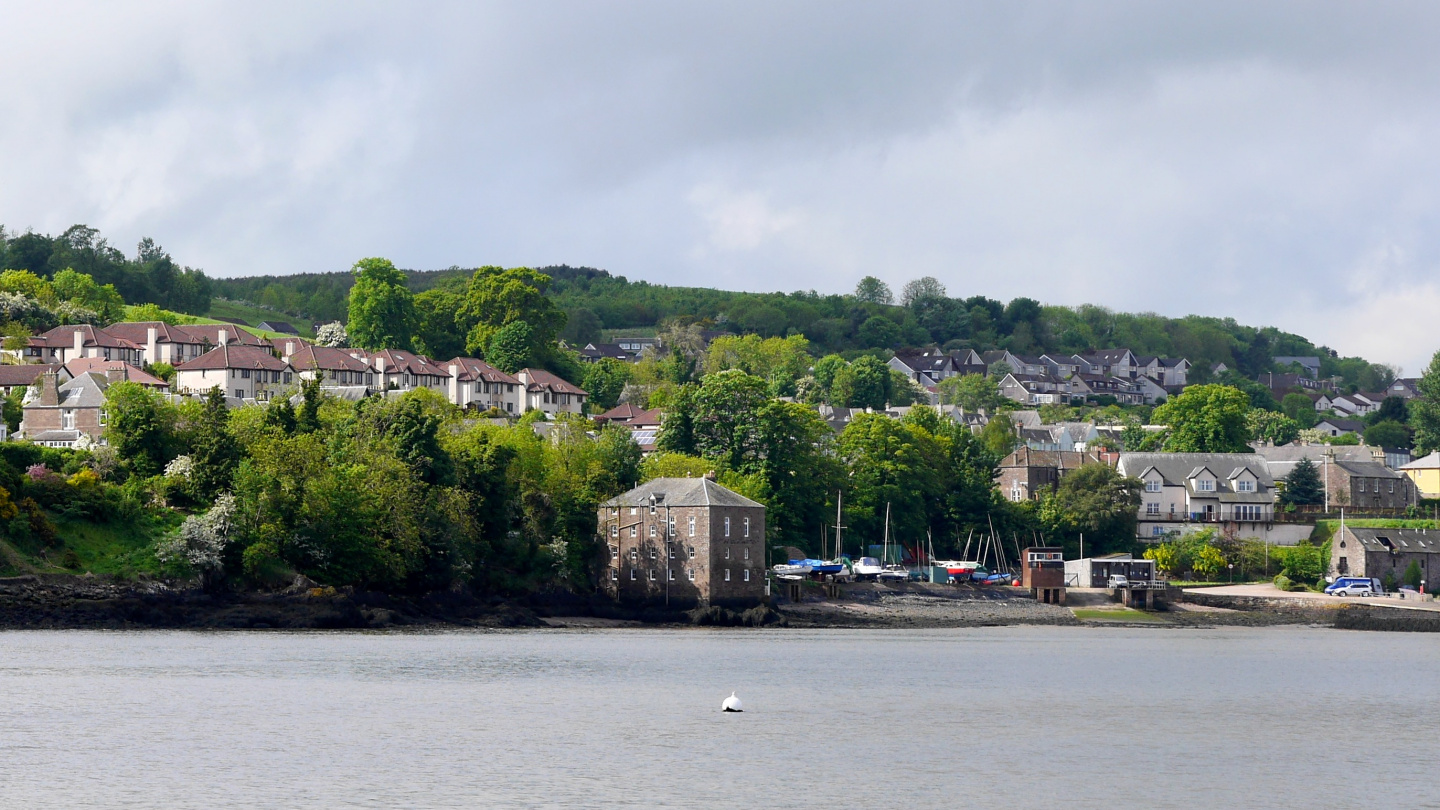 Woodhaven on the shore of the river Tay