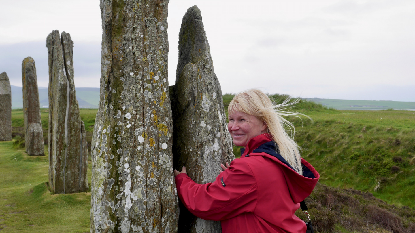 Eve trying the time traveling in the Ring of Brodgar