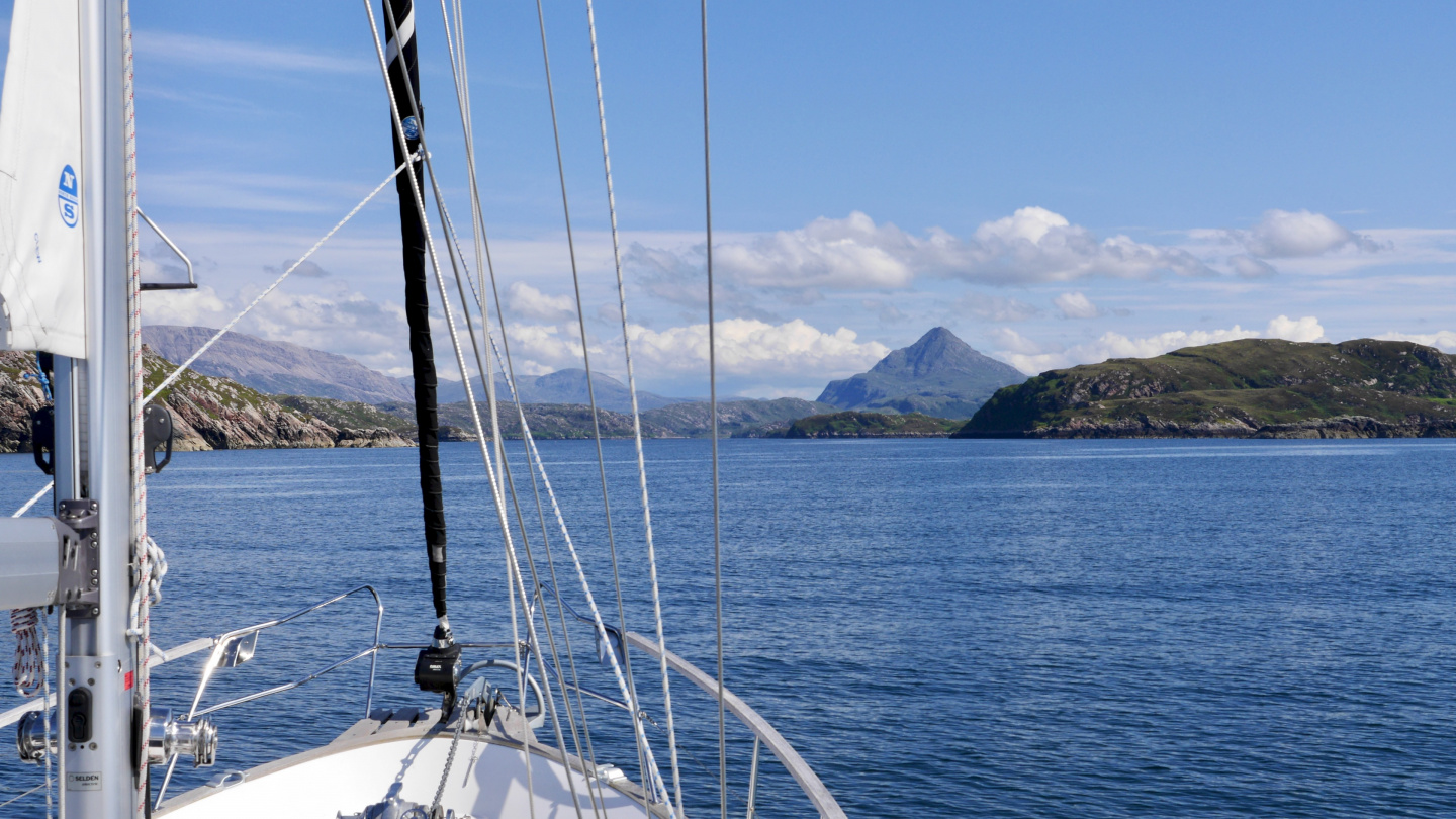 Suwena entering Loch Laxford in Scotland