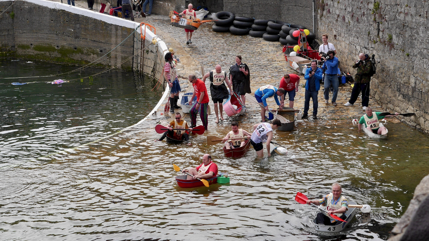 The boys preparing tin baths for a race on the Isle of Man