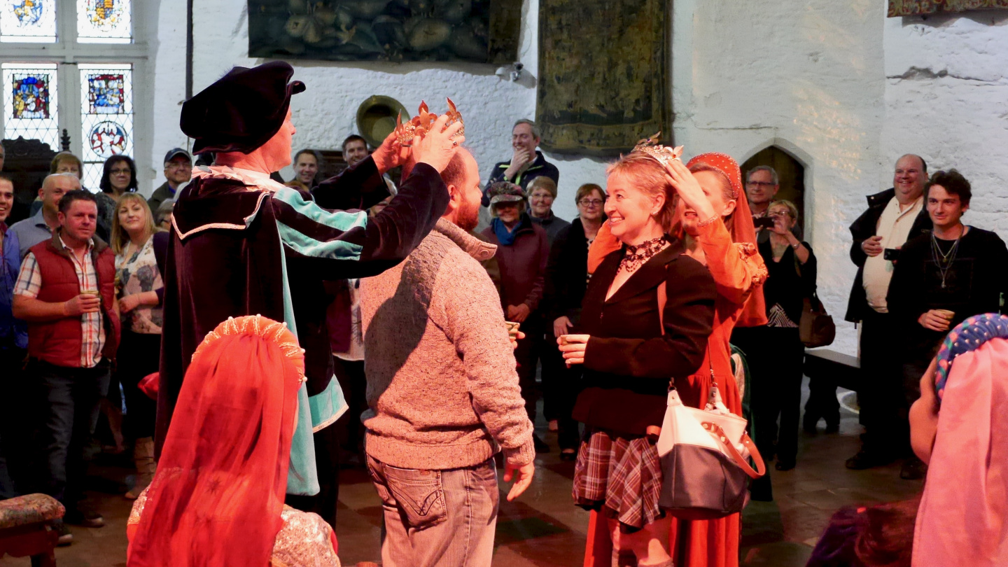 Crowning of the Earl and Lady in Bunratty Castle