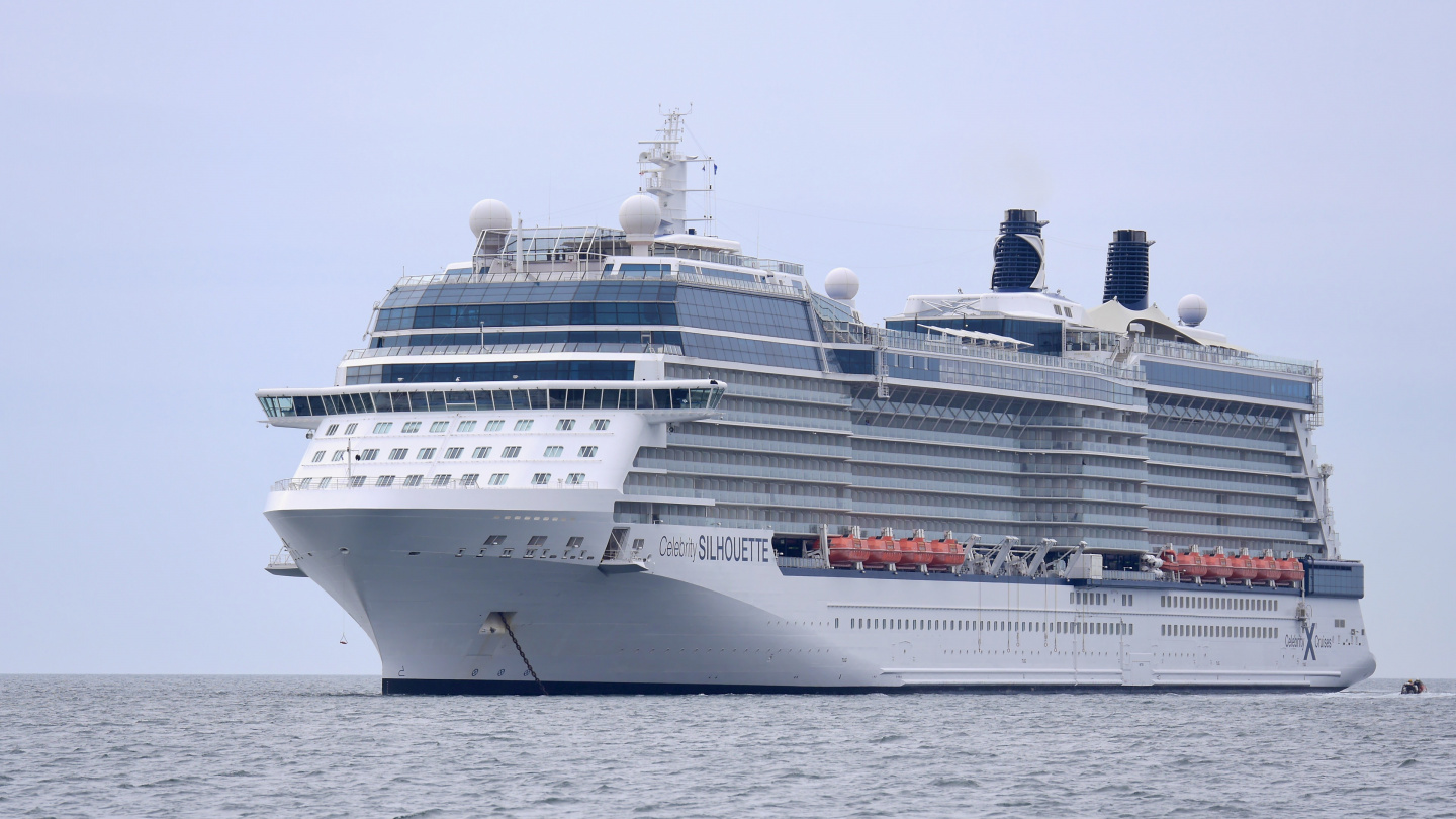 Celebrity Silhouette anchored in Ireland