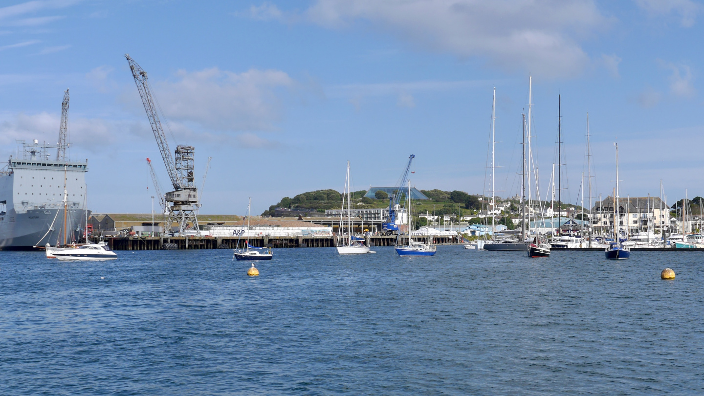 Anchorage betwen two marinas of Falmouth