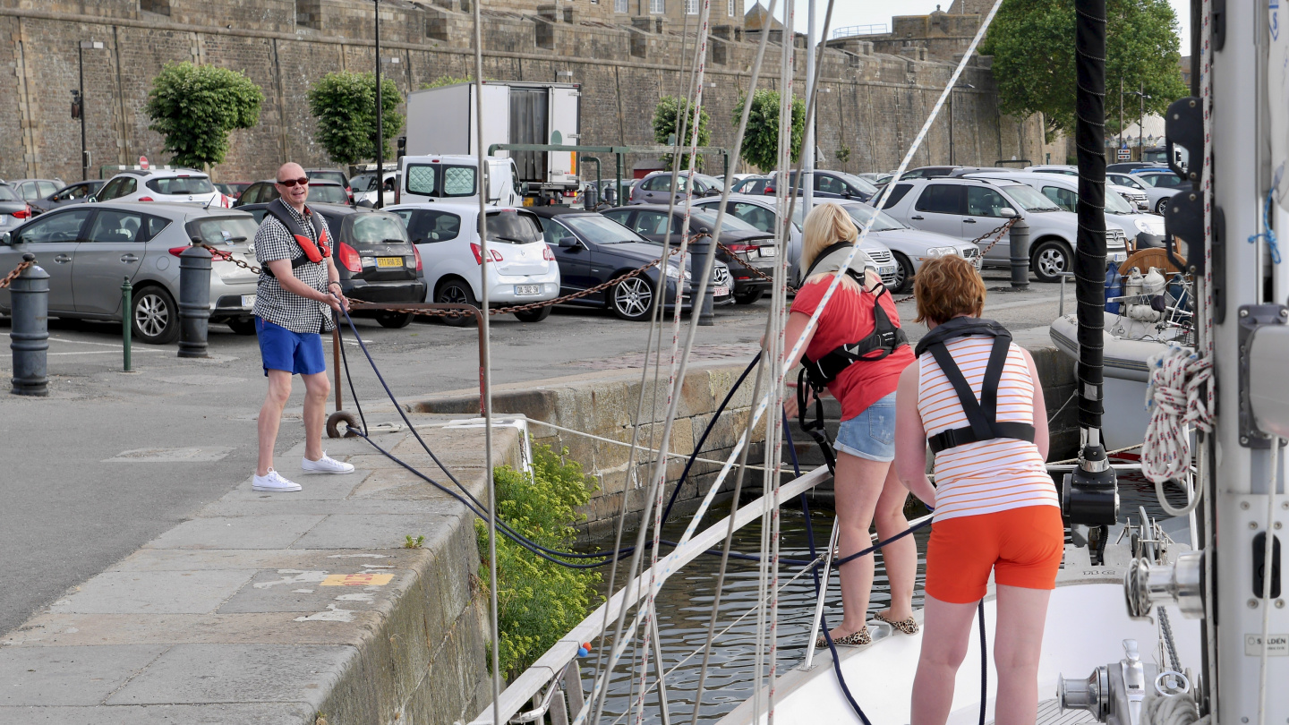 Suwena departing from St Malo